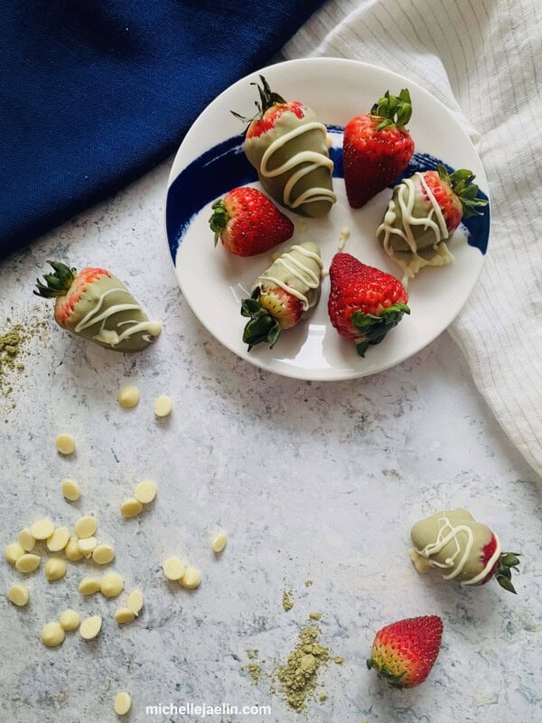 Matcha Covered Strawberry (Video)